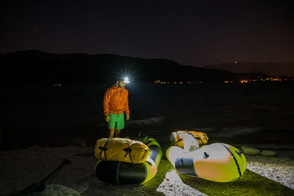 François GUILLERMET packraft nocturne Aqua Xtreme
