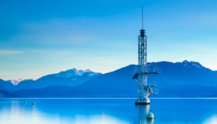 Fin de journée sur le lac d'Annecy Fin de journée sur le lac d’Annecy